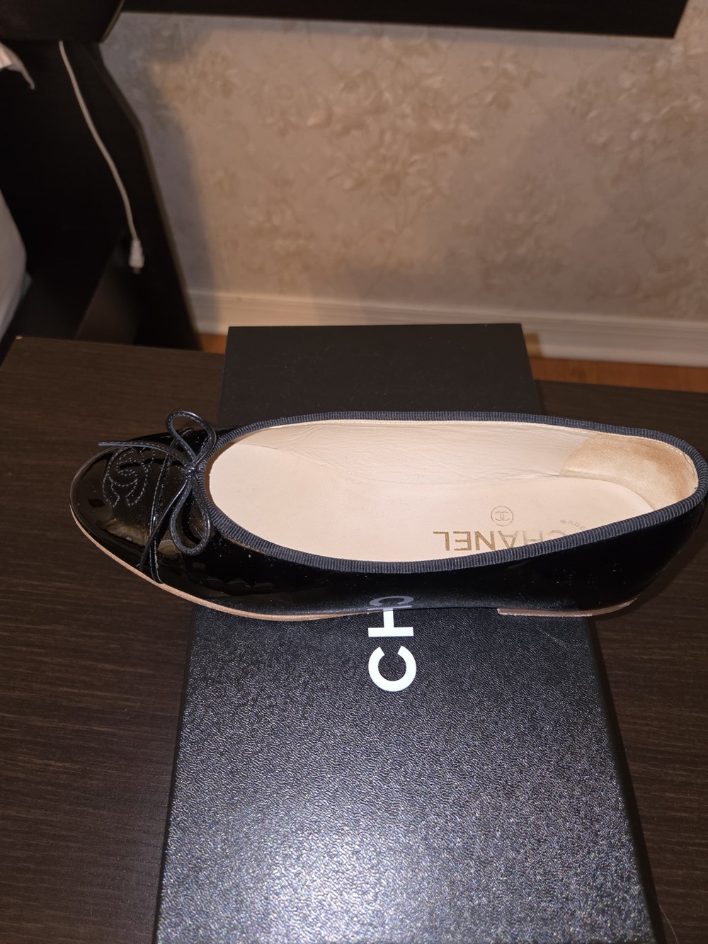 CHANEL Black Patent Leather Ballet Flat with Grosgrain Trim and Bow
